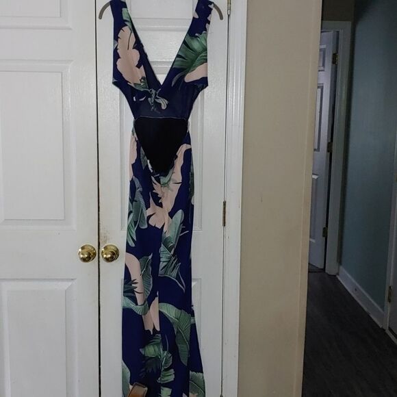 Latiste  by Amy Navy green cream floral halter open back maxi dress Sz M - Picture 5 of 9